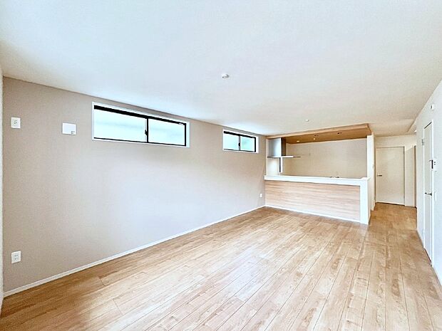 家族団らんの時間も増えそうなくつろぎのリビングダイニング。   