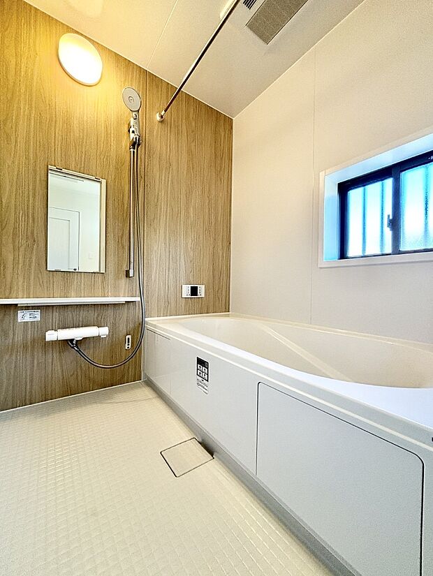 落ち着いた雰囲気でゆっくりお寛ぎいただけるバスルーム