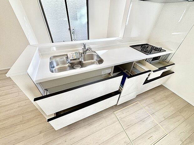 使いやすさを優先したスライド式収納タイプ！