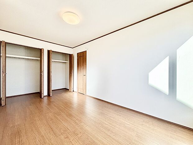 収納が充実しているので、居住スペースを広く使えます。 