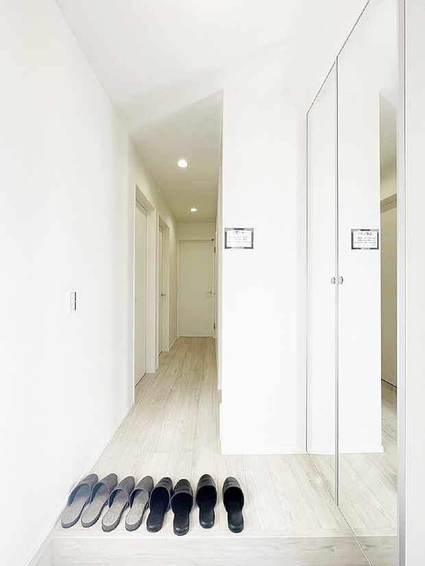 家族の帰宅やお客様をあたたかく迎える玄関