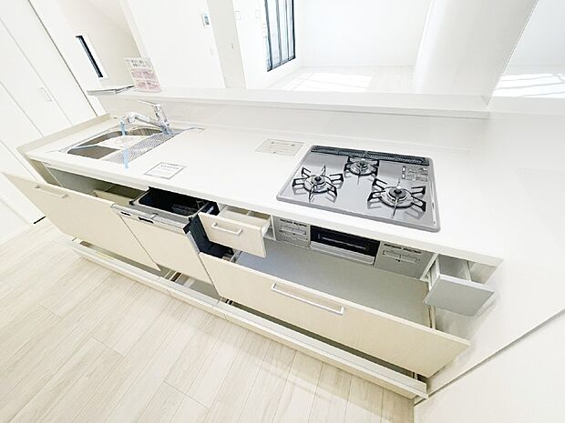 使いやすさを優先したスライド式収納タイプ！