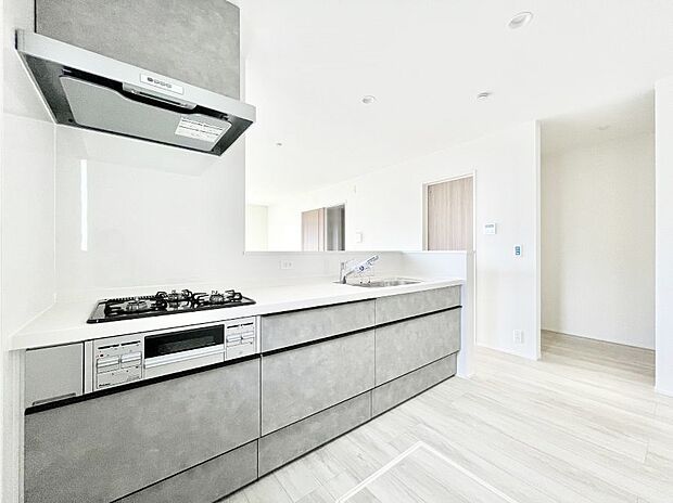 広々とした使い勝手の良いキッチンで日々のお料理も楽しくなりそう