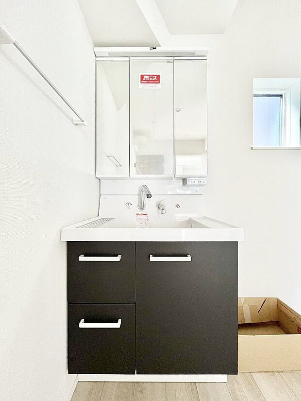 収納力と機能性に優れた洗面化粧台
