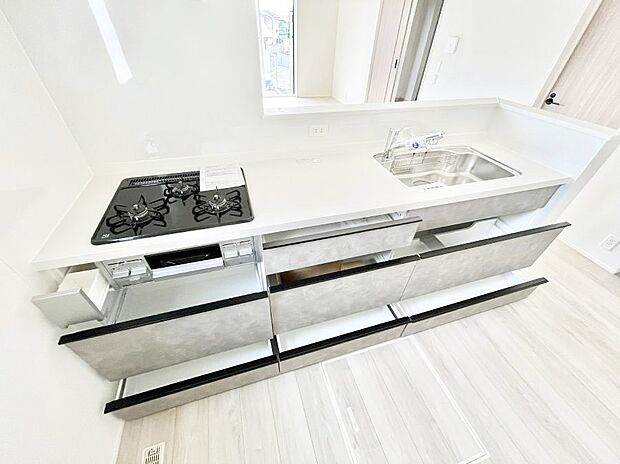 使いやすさを優先したスライド式収納タイプ!