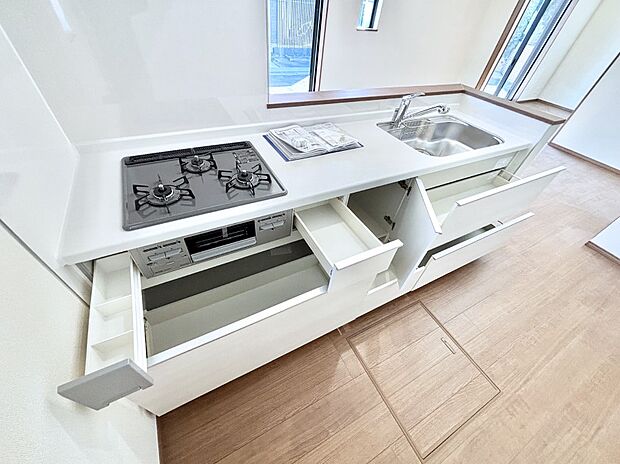 使いやすさを優先したスライド式収納タイプ!