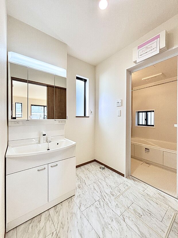 広々とゆとりのあるランドリースペース。  