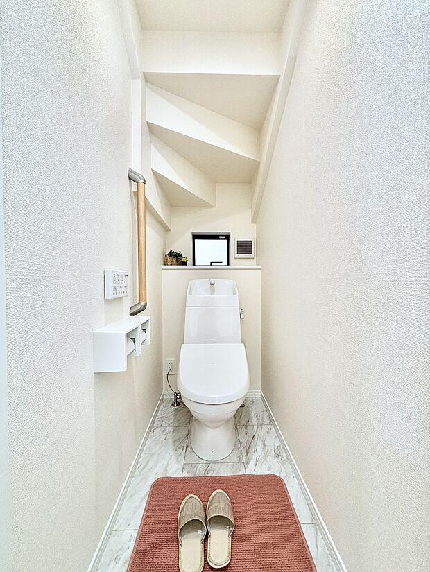 トイレは1階と2階それぞれに配置されていてとても便利です。 