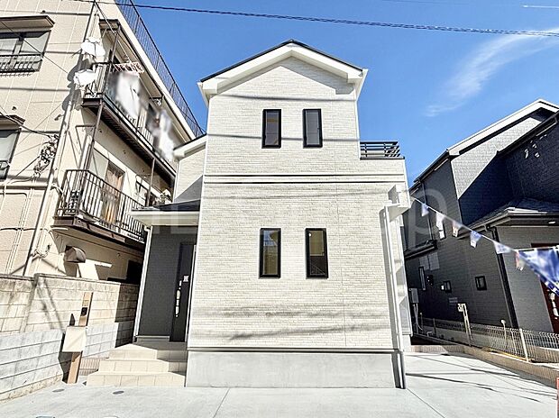 洗練された外観、上質な住空間が広がる室内は永く安心して過ごせる住居です。 