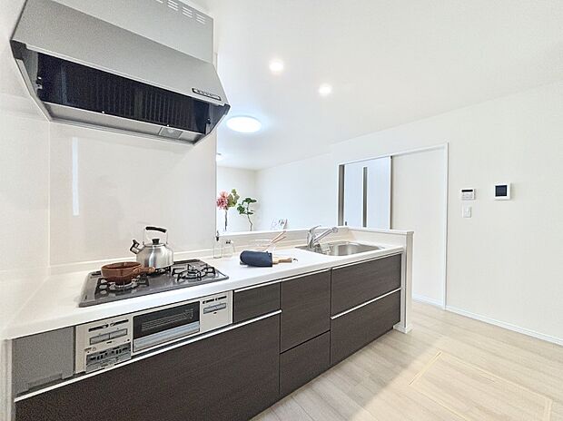 広々とした使い勝手の良いキッチンで日々のお料理も楽しくなりそう