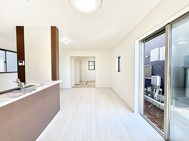 家族団らんの時間も増えそうなくつろぎのリビングダイニング。   