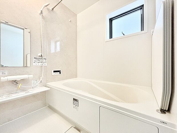 落ち着いた雰囲気でゆっくりお寛ぎいただけるバスルーム