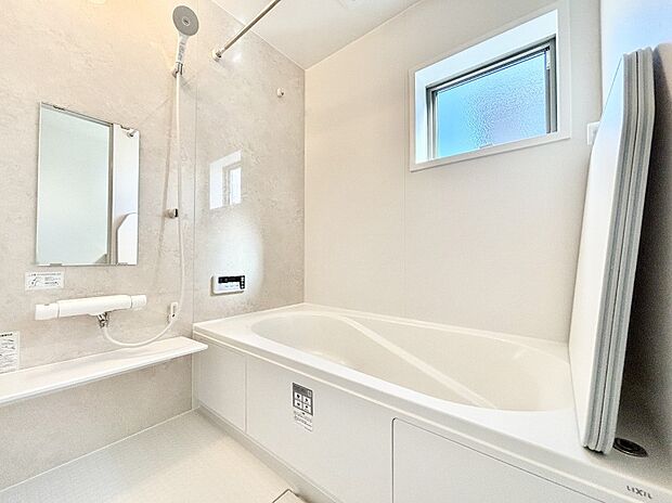 落ち着いた雰囲気でゆっくりお寛ぎいただけるバスルーム