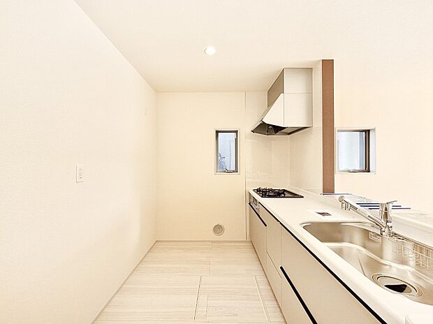 ゆとりあるキッチンではご家族と楽しくお料理ができます。