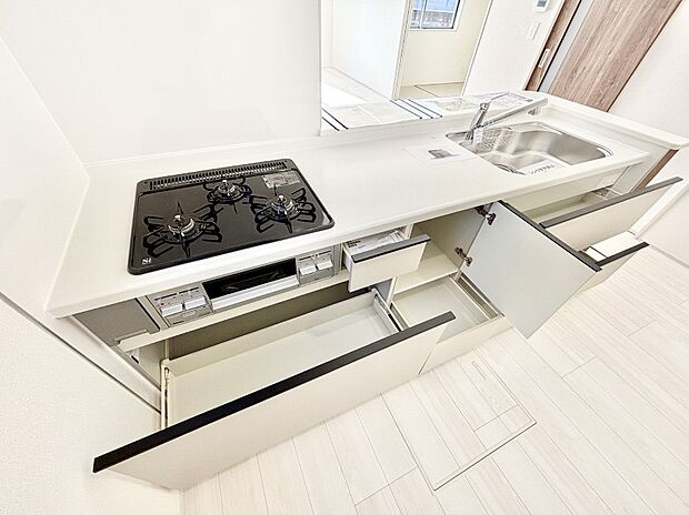 使いやすさを優先したスライド式収納タイプ！