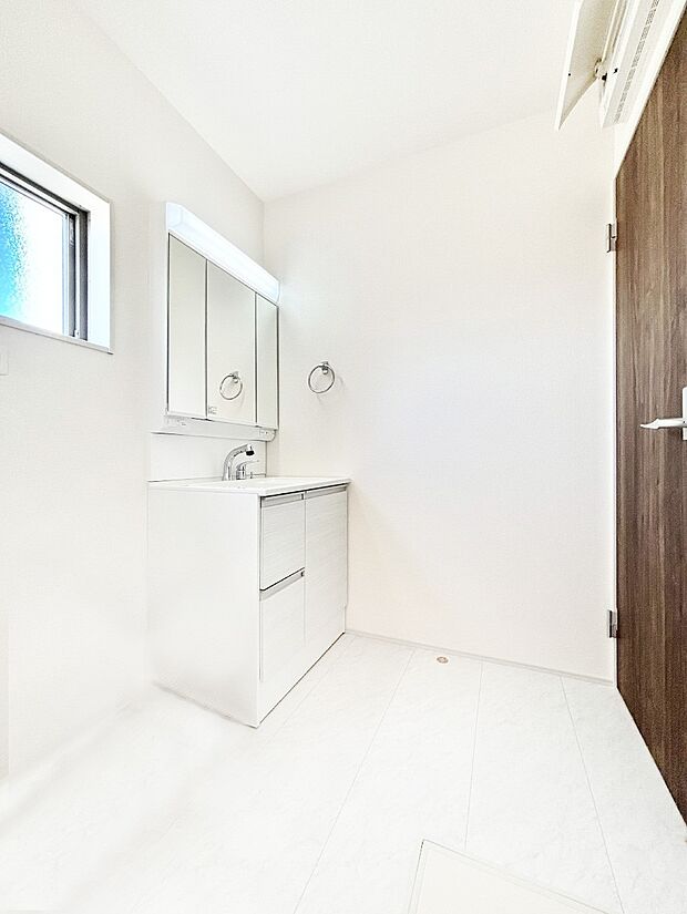 広々とゆとりのあるランドリースペース。