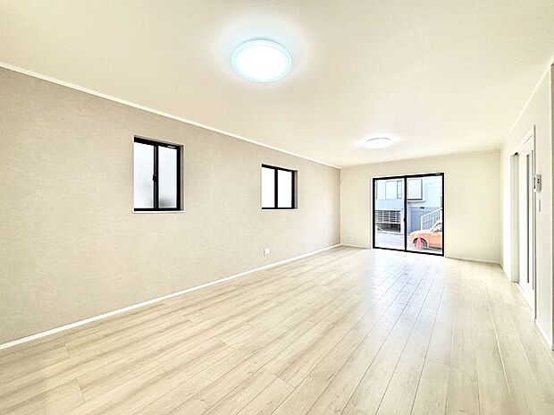 家族団らんの時間も増えそうなくつろぎのリビングダイニング。   