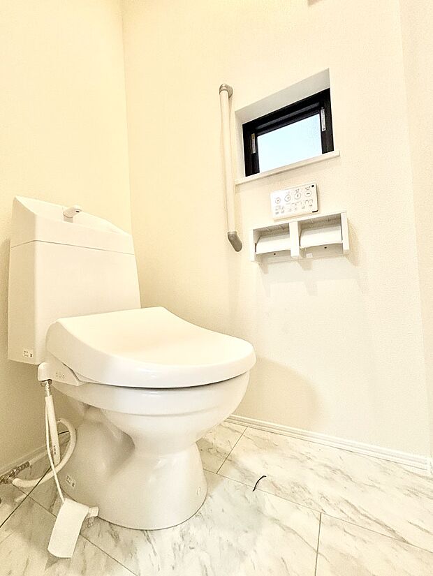 トイレは1階と2階それぞれに配置されていてとても便利です。 