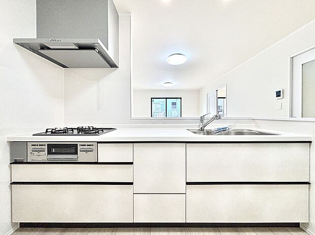 料理をしながらでもご家族との会話を楽しめる対面キッチン