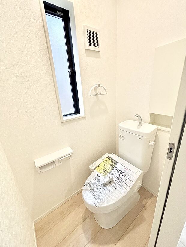 トイレは1階と2階それぞれに配置されていてとても便利です。 