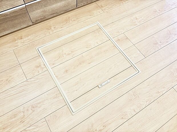 床下収納付き!日用品・非常用品の収納にも大活躍。