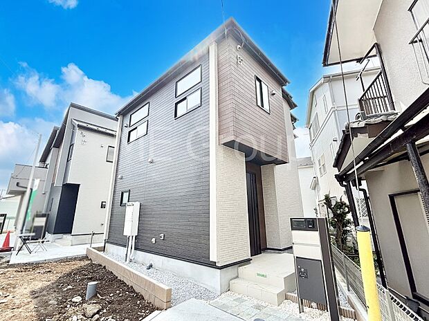 たっぷりの陽光と開放感に包まれる明るい住まい