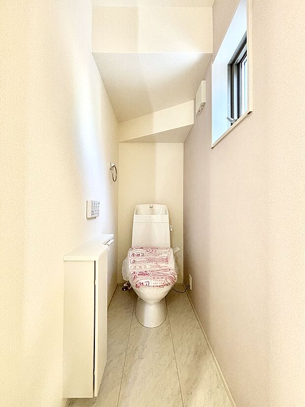 トイレは1階と2階それぞれに配置されていてとても便利です。 