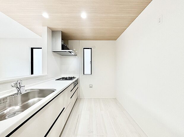 ゆとりあるキッチンではご家族と楽しくお料理ができます。