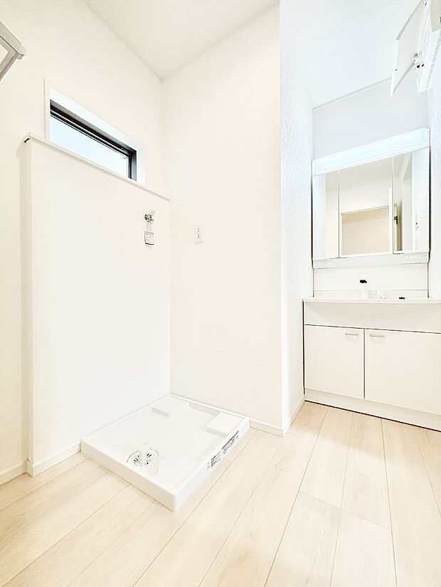 広々とゆとりのあるランドリースペース  