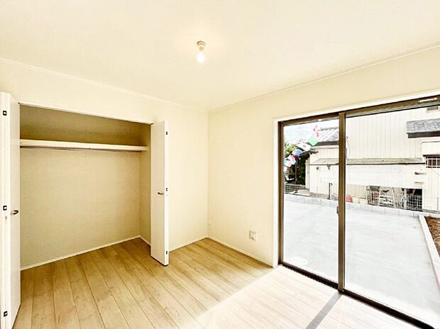 爽やかな日差しがお部屋全体を優しく包み込んでくれます