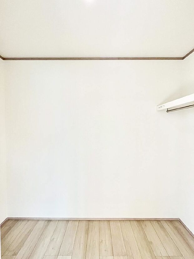 ウォークインクローゼットの活用で生活空間スッキリ