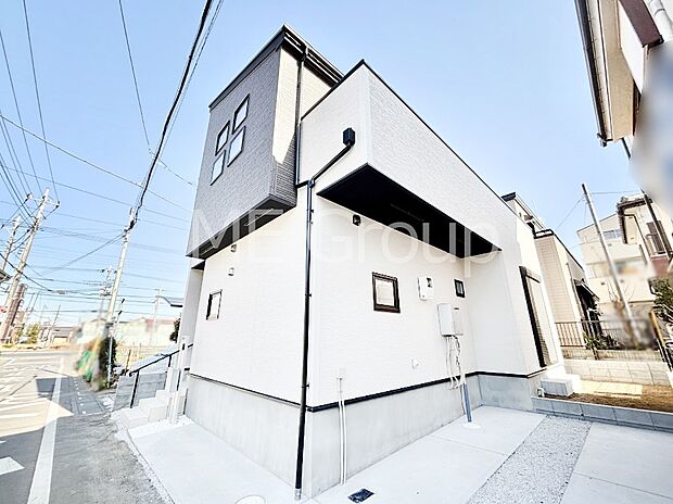 溢れる陽光でご家族の笑顔も輝く