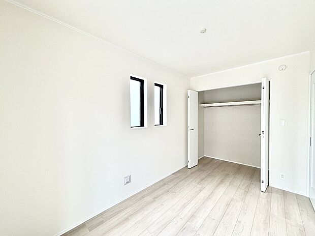 子供部屋にもおすすめな収納スペースたっぷりの居室