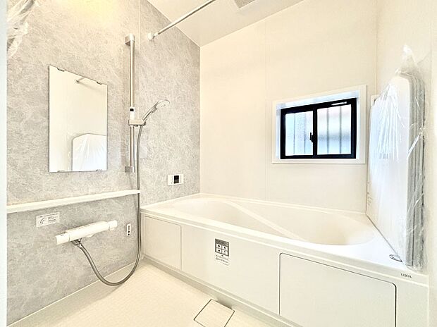 落ち着いた雰囲気でゆっくりお寛ぎいただけるバスルーム