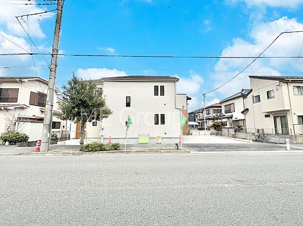 洗練された外観、上質な住空間が広がる室内は永く安心して過ごせる住居です。