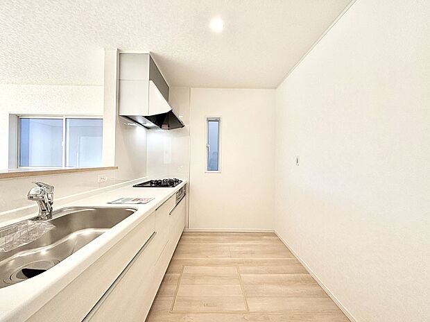 ゆとりあるキッチンではご家族と楽しくお料理ができます。