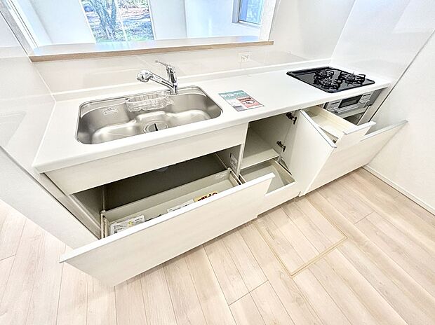 使いやすさを優先したスライド式収納タイプ！