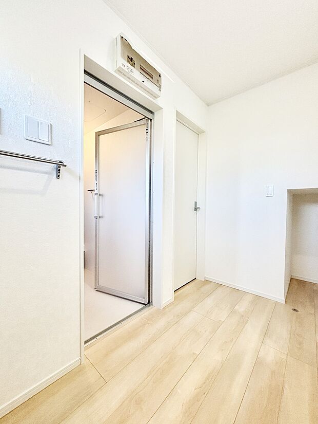 キッチンとの動線を考慮した水廻り集中設計で忙しい時間の家事もラクラク