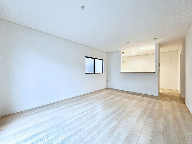 家族団らんの時間も増えそうなくつろぎのリビングダイニング。   