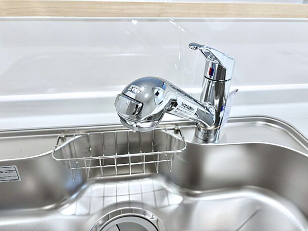 いつでも清潔なおいしいお水を。一つの水栓で水道水と浄水を使い分け。