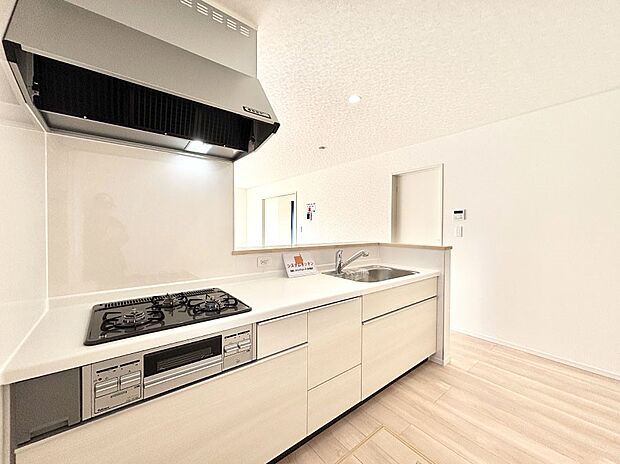 料理をしながらでもご家族との会話を楽しめる対面キッチン