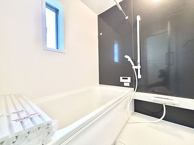 落ち着いた雰囲気でゆっくりお寛ぎいただけるバスルーム