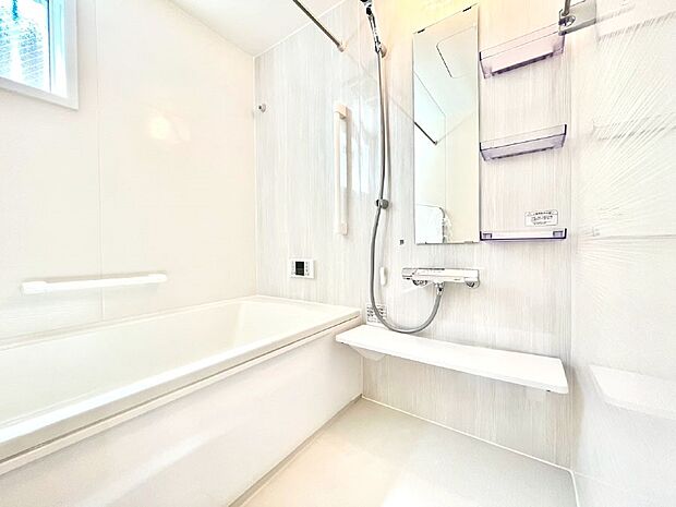 落ち着いた雰囲気でゆっくりお寛ぎいただけるバスルーム