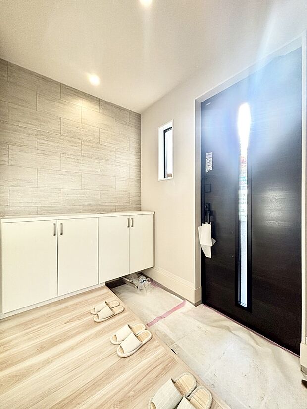 飾り棚を利用して、お越しいただくお客様をおもてなしできます。