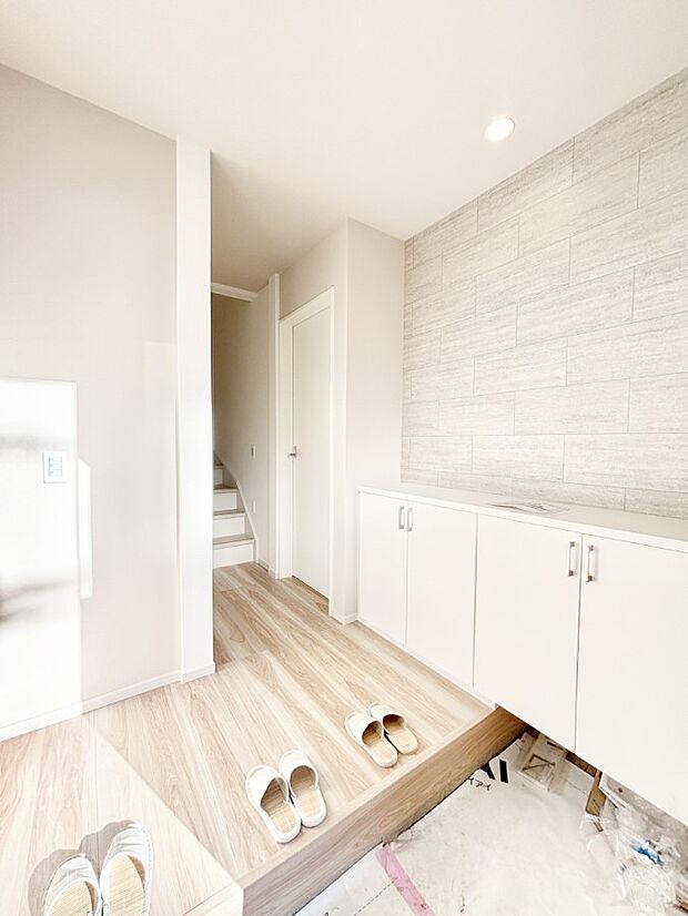 窮屈さを感じさせない広々玄関!