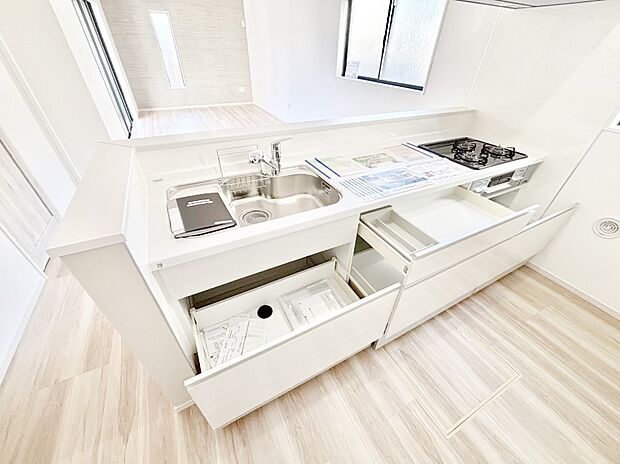 使いやすさを優先したスライド式収納タイプ!