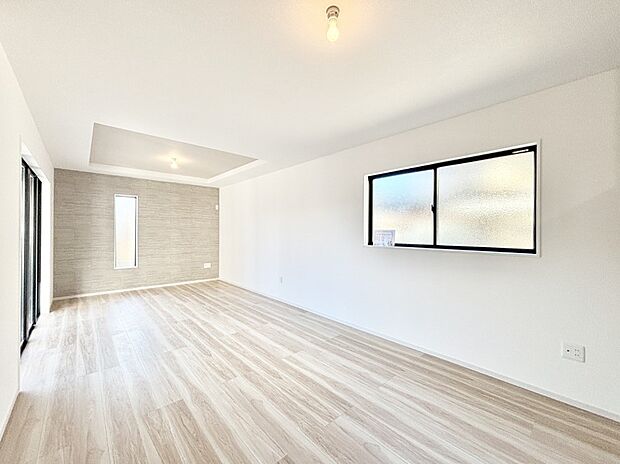 家族の笑顔が自然と生まれてくる、そんな雰囲気のダイニングに仕上がっています。