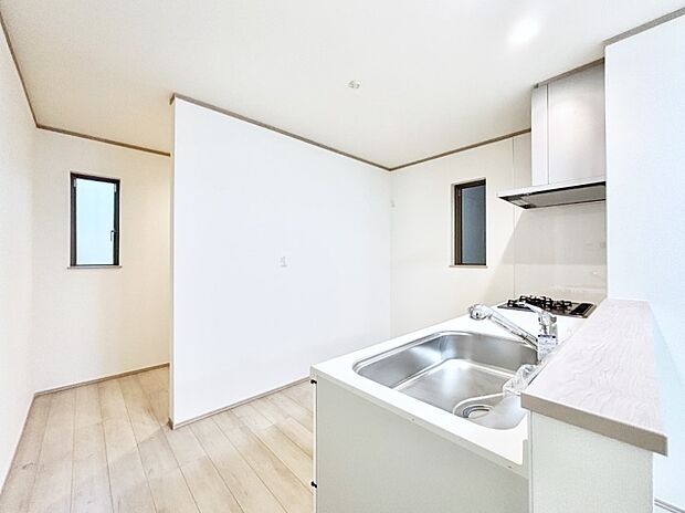 ゆとりあるキッチンではご家族と楽しくお料理ができます。