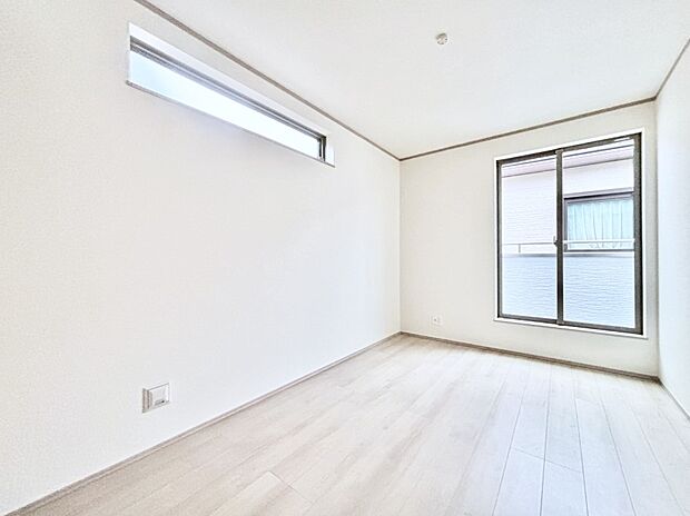 使いやすい形でベットや家具の置き方にも困ることもありません。