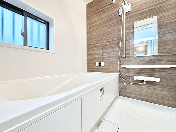 落ち着いた雰囲気でゆっくりお寛ぎいただけるバスルーム